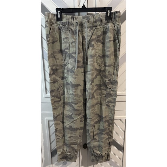 American Eagle Outfitters Pants - American Eagle Women's Medium Green Camo Cargo Pant Drawstring‎ Waist Jogger